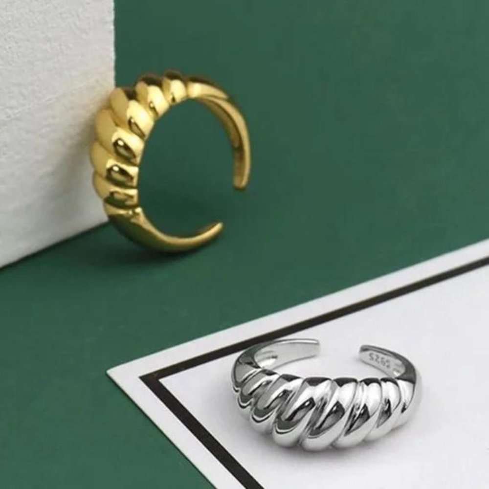 NEW 925 STERLING SILVER ADJUSTABLE FRENCH RING, CUTE RING, SHINY RING. - Picture 3 of 4